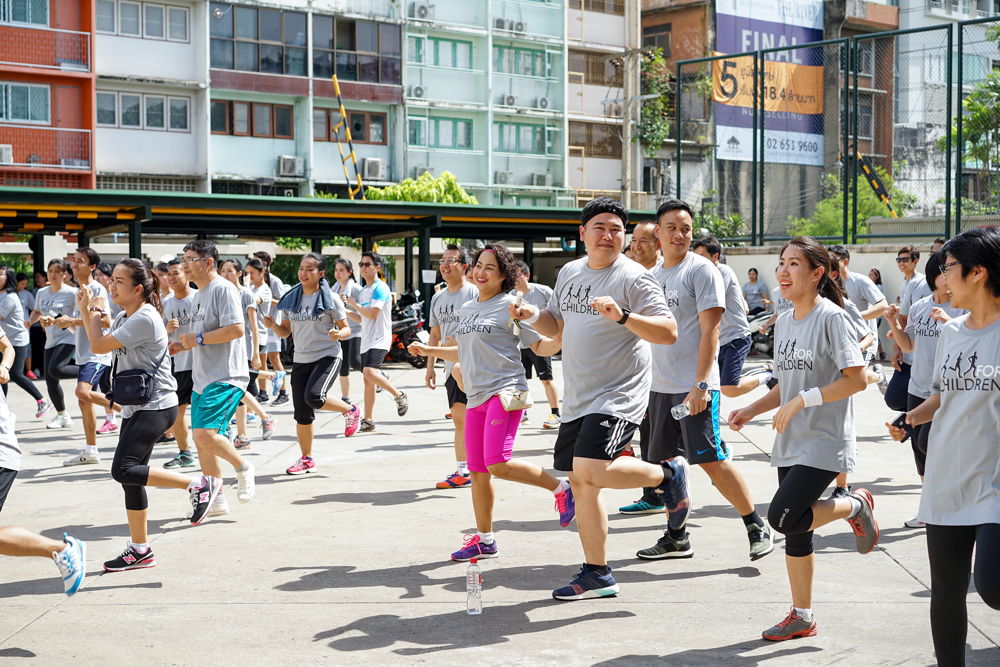 Worldwide Community Efforts - Run for children in Bangkok