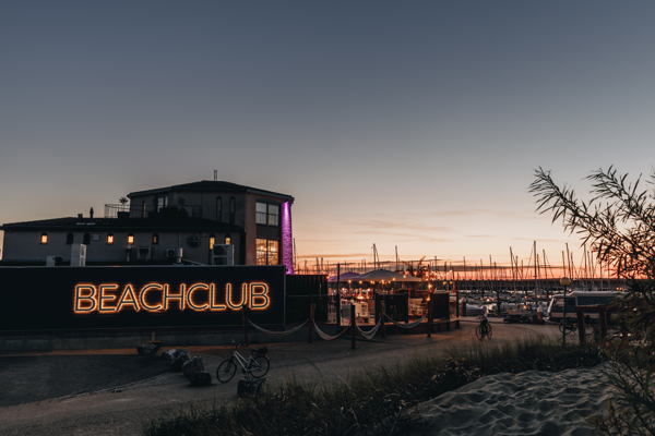 Roompot bouwt restaurant Bestevaer in Zeeuwse Kamperland om tot hippe Beach Club