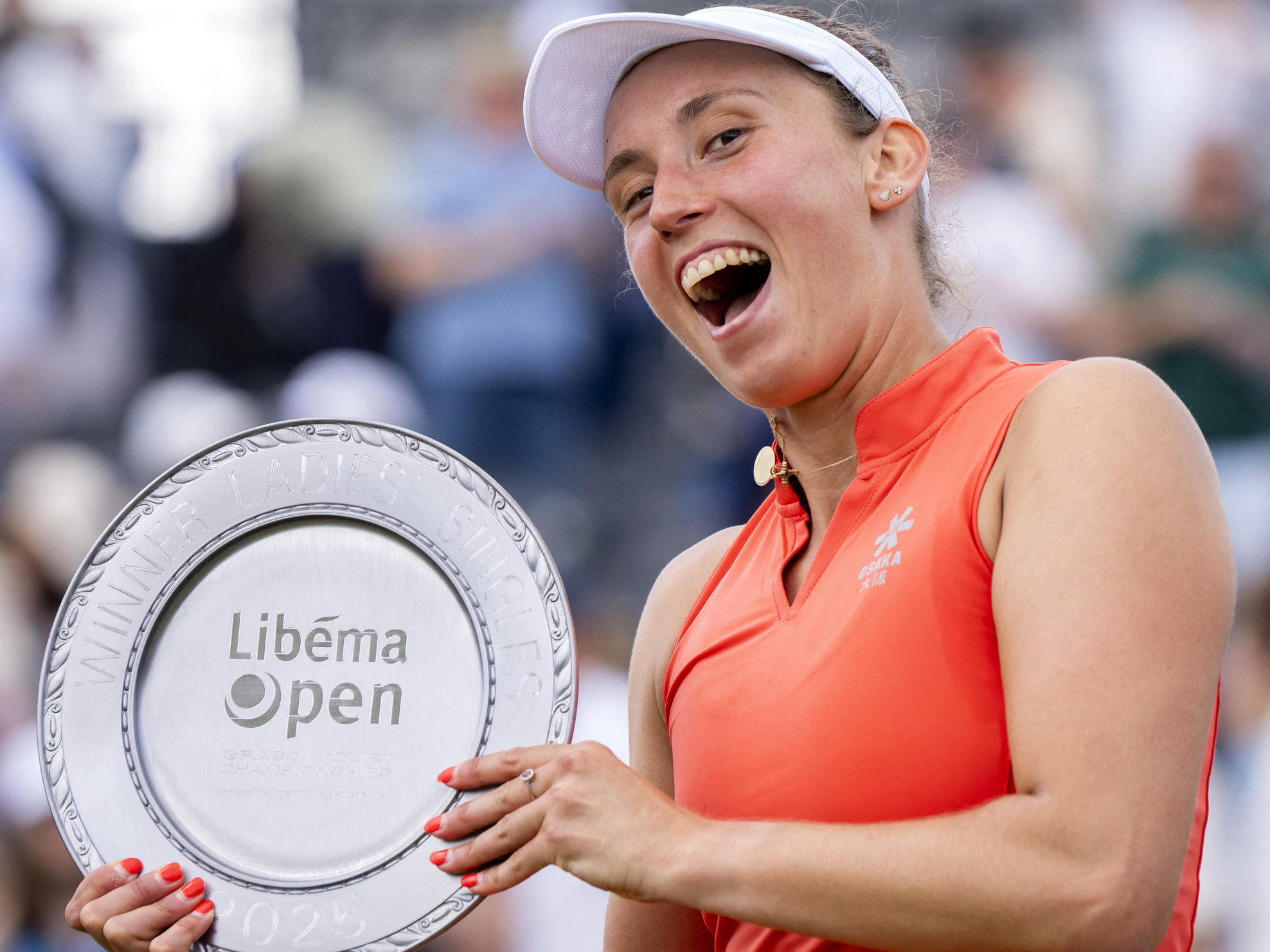 Elise Mertens wins 10th WTA singles title, Zizou Bergs loses in final
