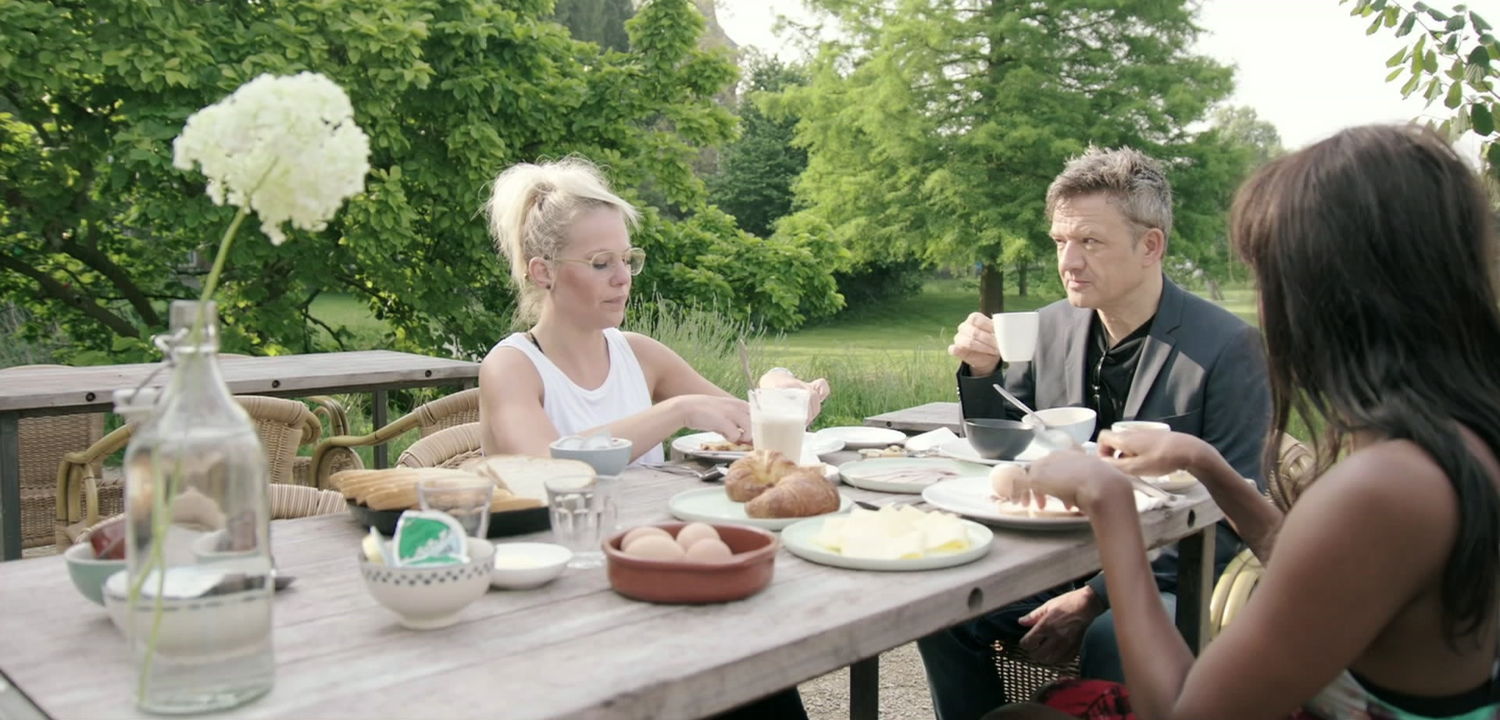 Eline De Munck, Élodie Ouédraogo en Bart Peeters
Weg zijn wij (c) VRT