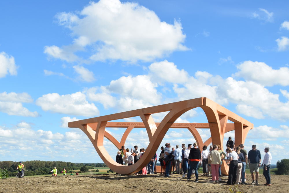 Opening kunstwerk op Ooghoogte