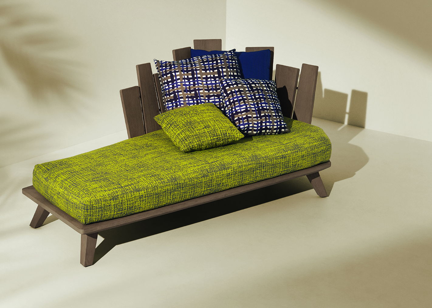 Rafael lounge bed by Paola Navone for Ethimo Design