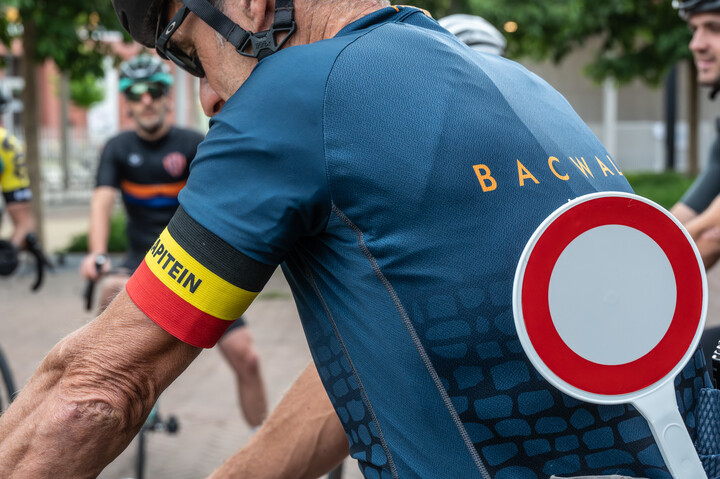 Wielerseizoen start: groepen vanaf 15 fietsers mogen van het fietspad af.