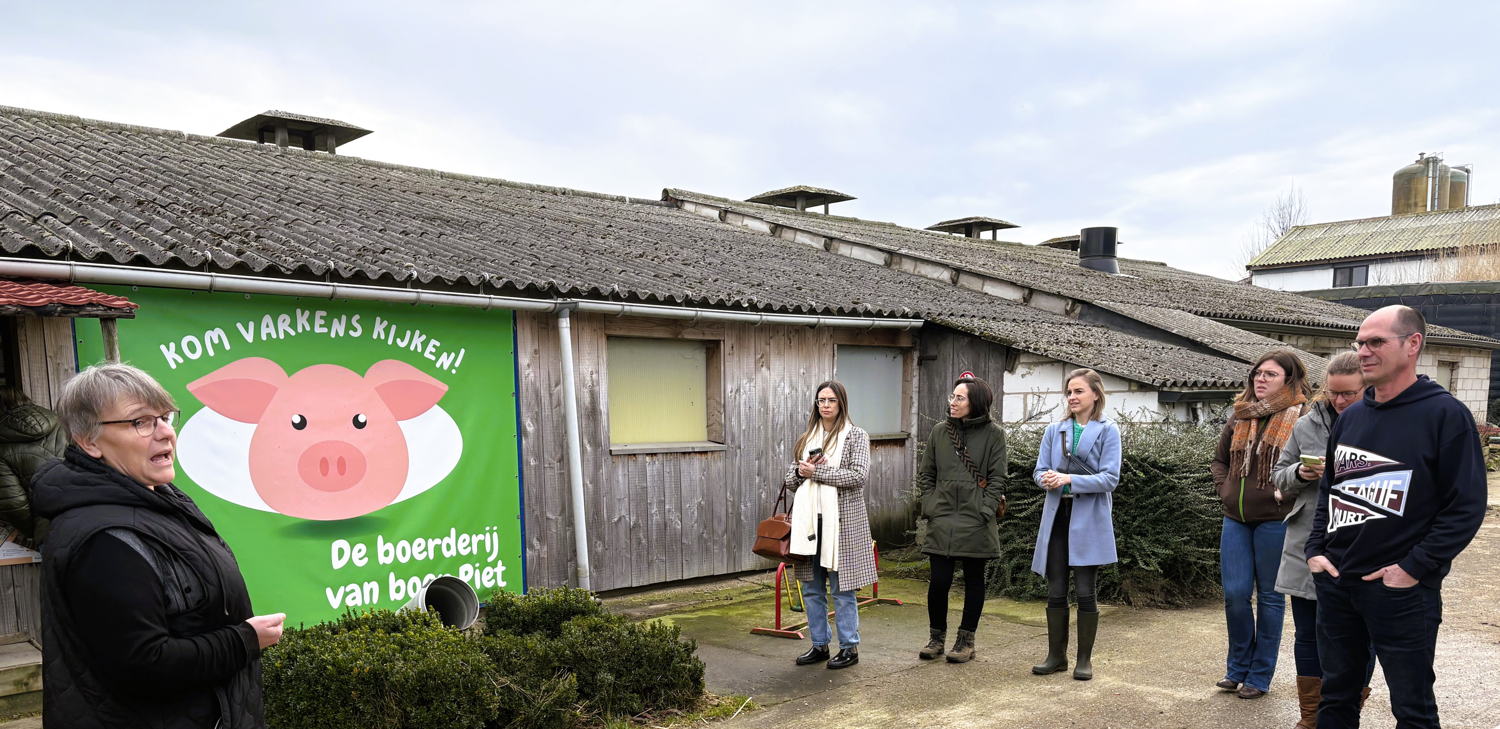 Fruit-varkens-Groene Zorg en belevingsboerderij in Wijer