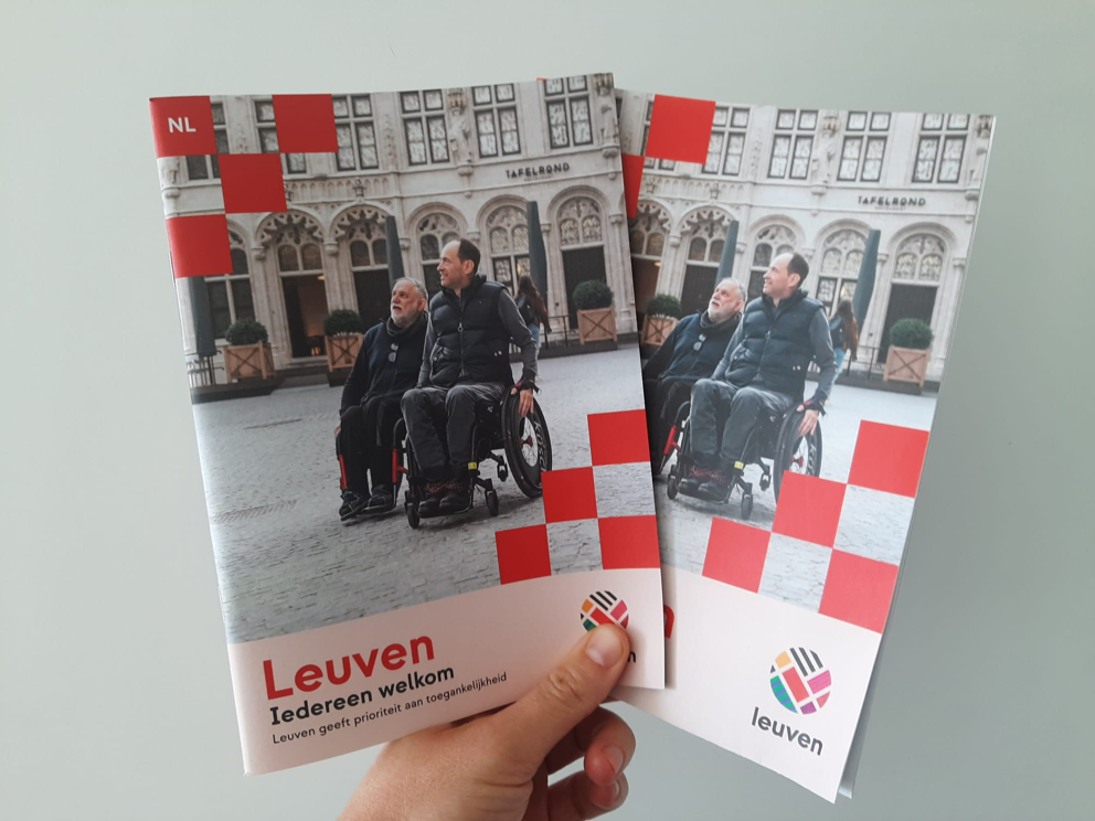 Vernieuwde brochure toegankelijke wandelingen in Leuven