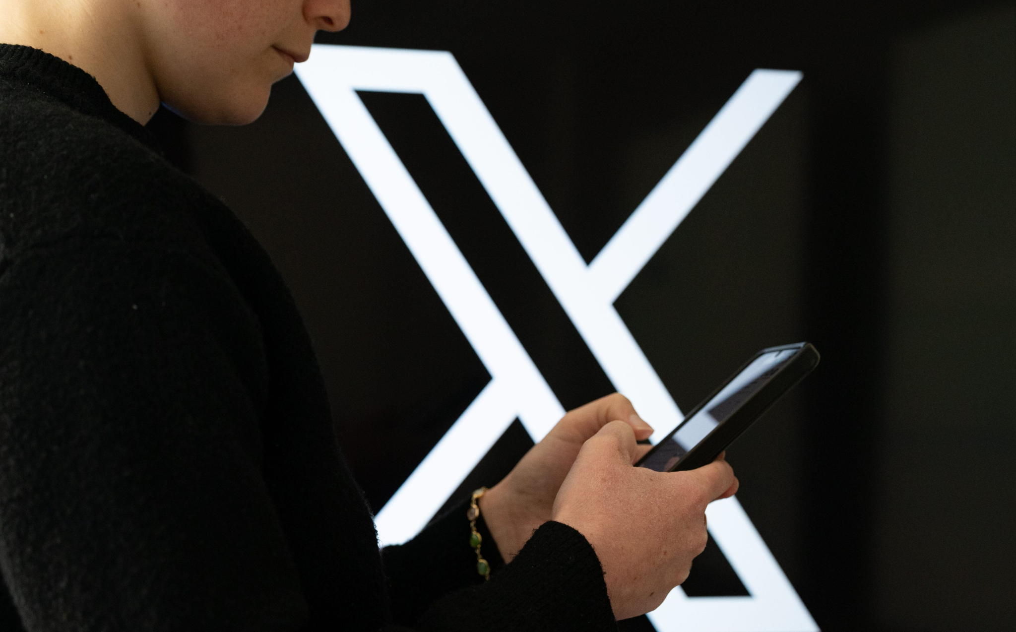 Belgian court convicts X of distributing intimate images without consent