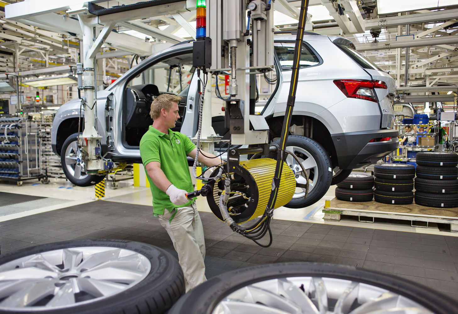 Kvasiny is one of three ŠKODA production sites in the Czech Republic. With a current workforce of 8,000 people, the plant is the largest industrial employer in the Hradec Králové region. The production facilities have been comprehensively extended and modernised in recent years.