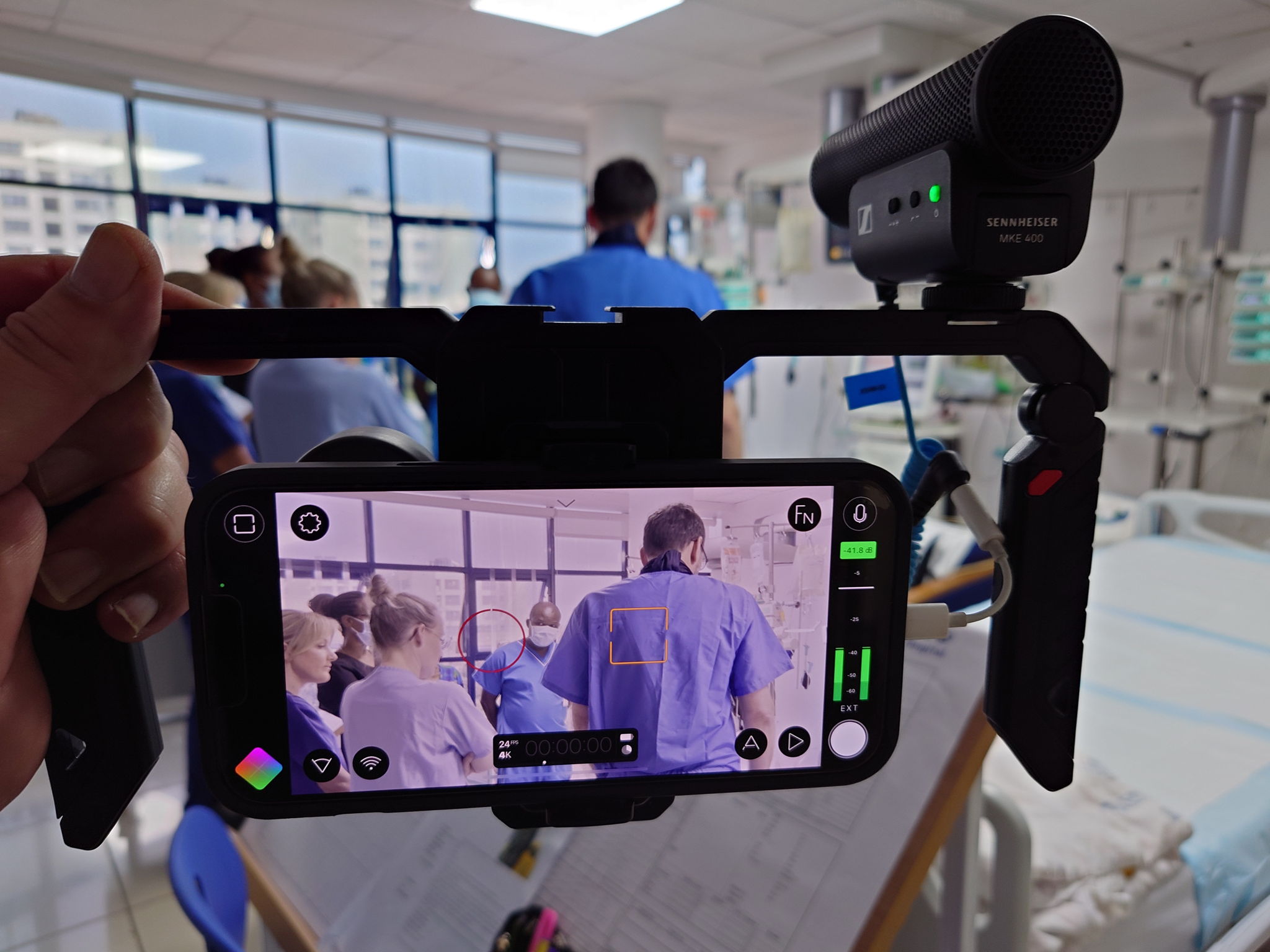 The compact form factor of the MKE 400 allowed Rayner to maintain a low-profile presence, which was critical when documenting sensitive medical procedures