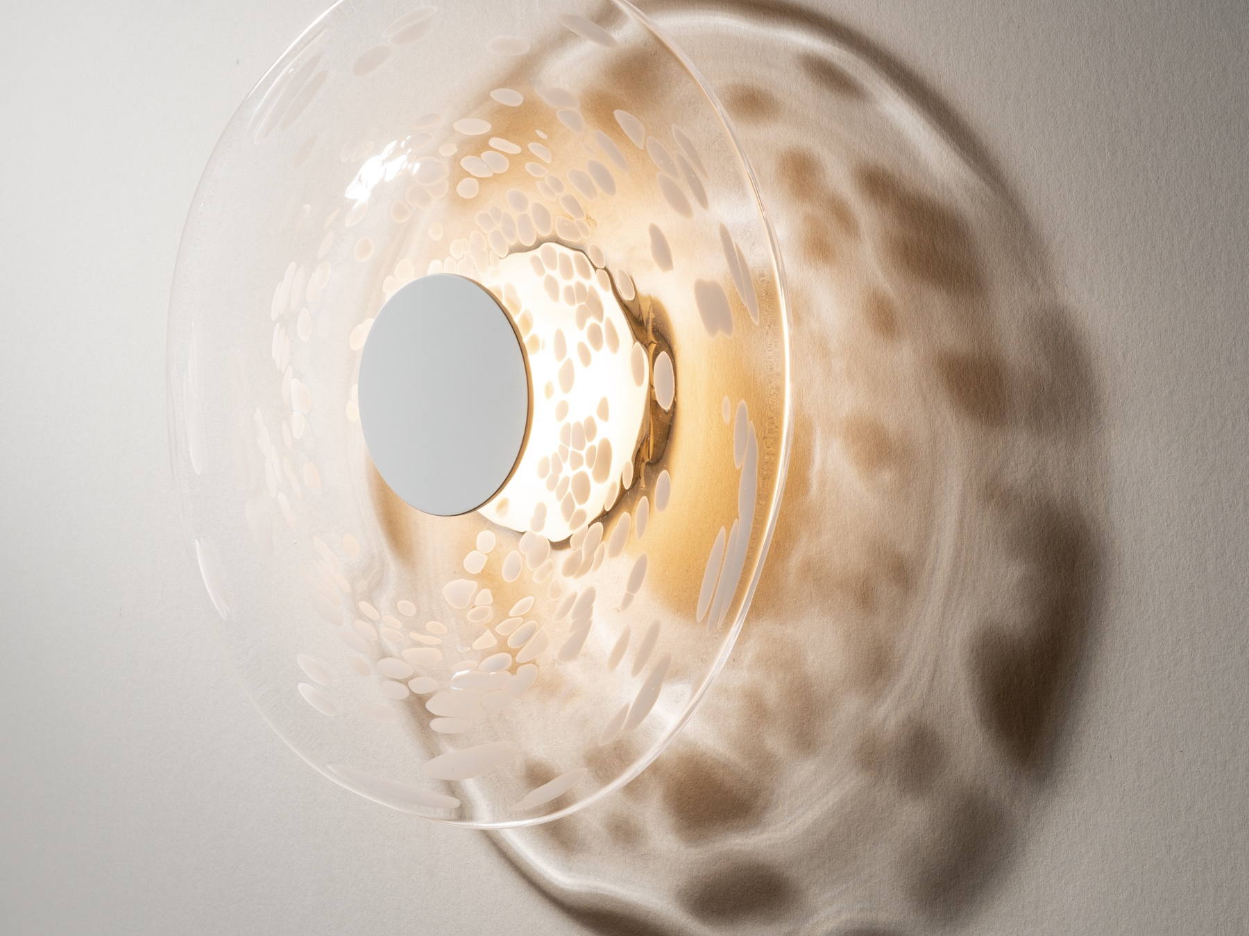HOLLY HUNT Adds New Lighting by JMW Studio, Wall Coverings, Textiles and More for Spring 2023