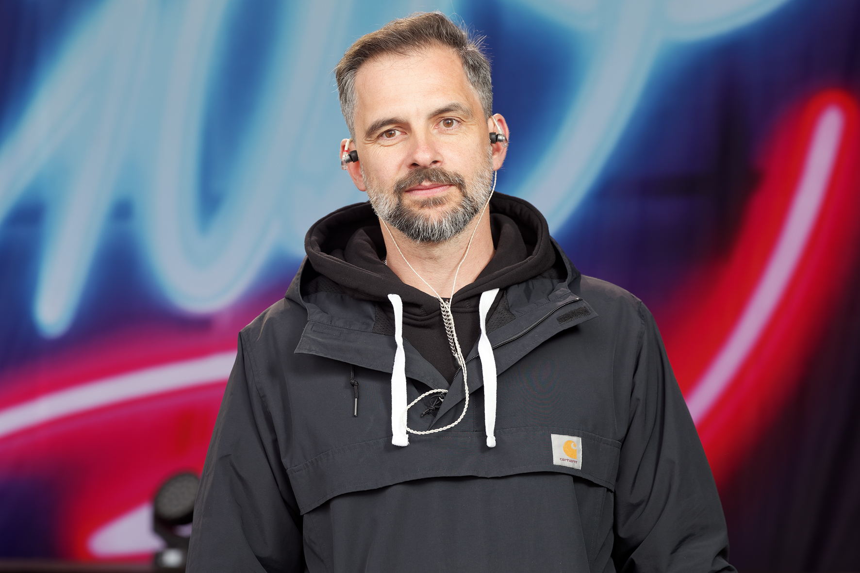 Monitor engineer Thomas Hofer is absolutely delighted by the open sound image of the Sennheiser Digital 6000 system Monitor engineer Thomas Hofer is absolutely delighted by the open sound image of the Sennheiser Digital 6000 system