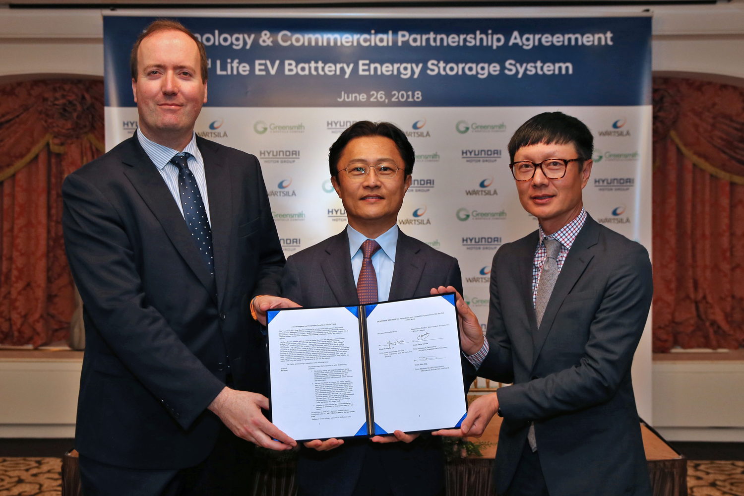 (from left) Javier Cavada, President of Energy Solutions at Wärtsilä, Dr. Youngcho Chi, Executive Vice President of Strategy & Technology Division and Chief Innovation Officer at Hyundai Motor Group, John Jung, President & CEO at Greensmith Energy