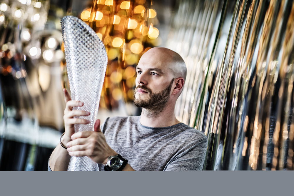 The trophies for the winners of the Tour de France were
co-designed by ŠKODA designer Peter Olah and
handcrafted by an experienced glass grinder over
several days.