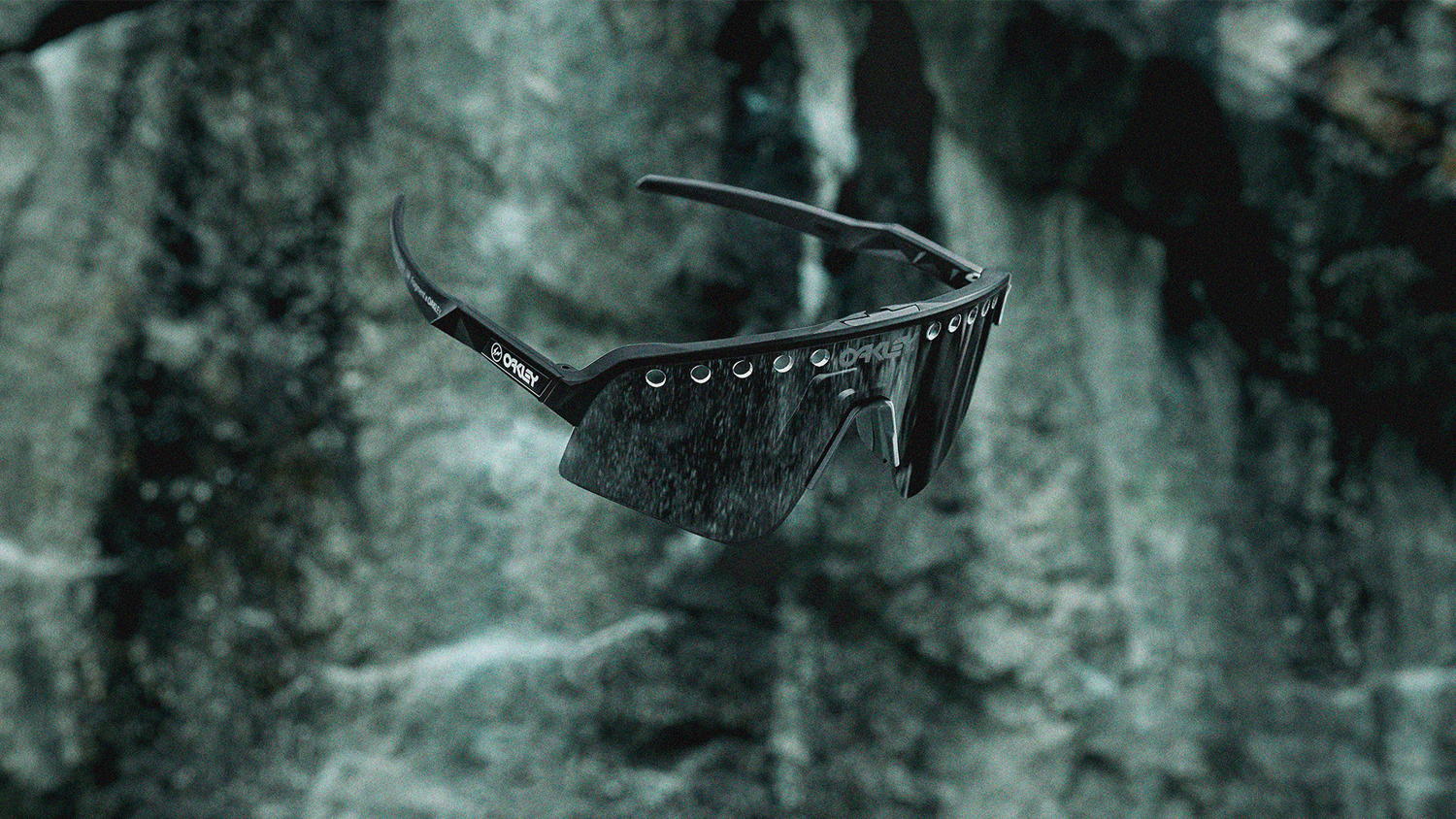 OAKLEY x FRAGMENT FW23 COLLECTIONSUTRO LITE SWEEP 