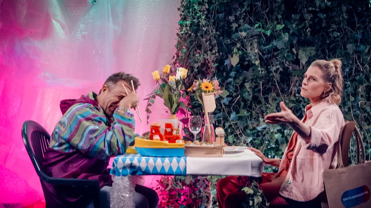 Ze zeggen dat… kijkers niet van een kale reis terugkomen in het nieuwe