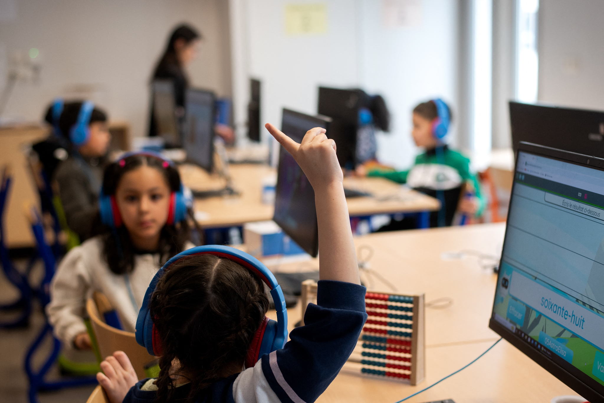 OECD: Many Flemish teachers feel overwhelmed by AI
