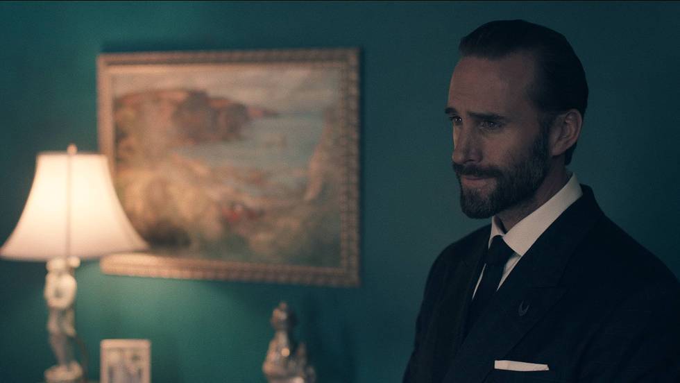 The Handmaid's Tale: Fred Waterford (Joseph Fiennes) - (c) Hulu 