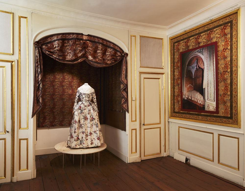 Exhibition 'Print & Paint: 350 Years of Flowers on Cotton' at Kasteel d'Ursel, (c) MoMu Antwerp, Photo: Stany Dederen