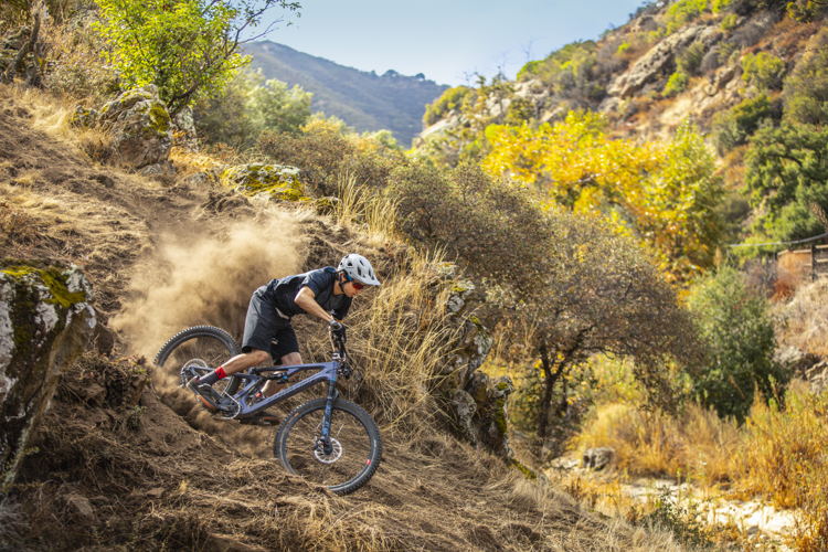 OAKLEY MTB COLLECTION - LIFESTYLE IMAGE (1)