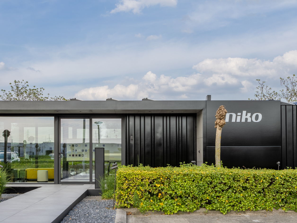 Niko célèbre 25 ans d'automatisation domestique en inaugurant un nouveau showroom dans sa ville natale de Sint-Niklaas