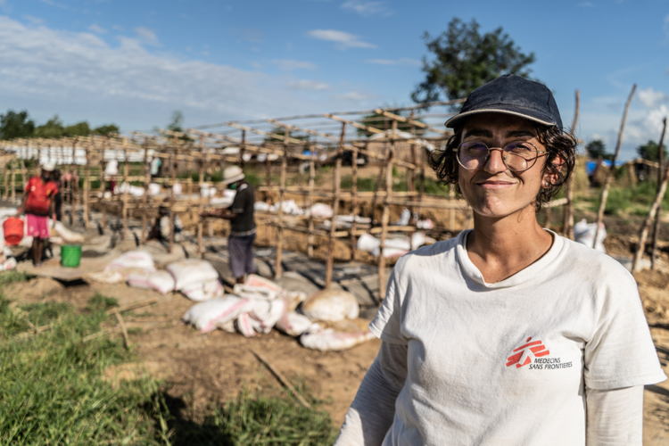 Cabo Delgado: 25 De Junho IDP camp
Lucille Trutta, Watsan Manager for MSF in Pemba is seen at a site where she and her team are building new latrines which form part of MSF’s water, sanitation and hygiene response. The latrines are intended to stop sewerage from mixing with the surrounding water sources. When this occurs it creates a breeding ground for diseases like Cholera. Photographer: Tadeu Andre