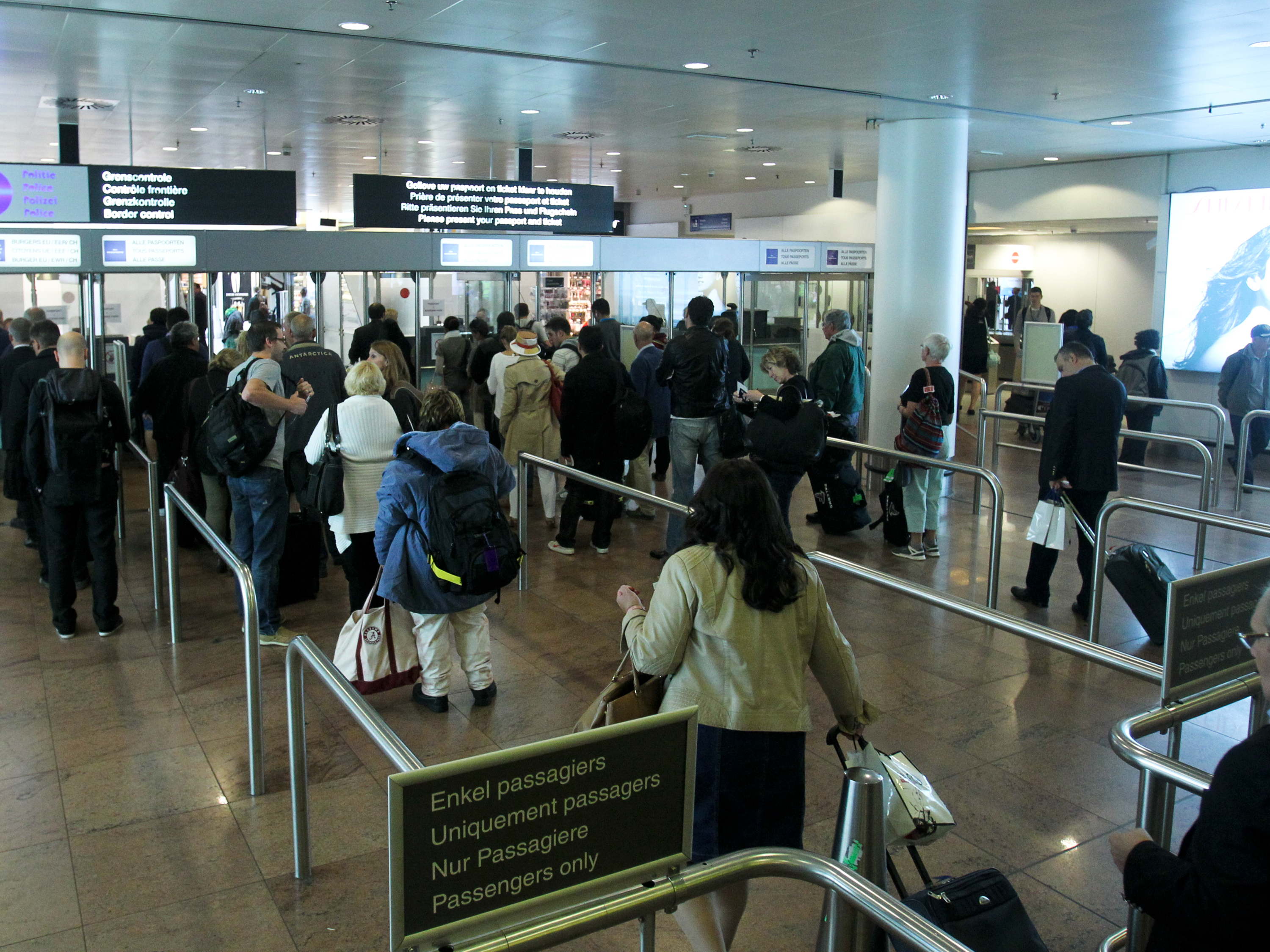 Aviation police director resigns after border controls controversy at Brussels Airport