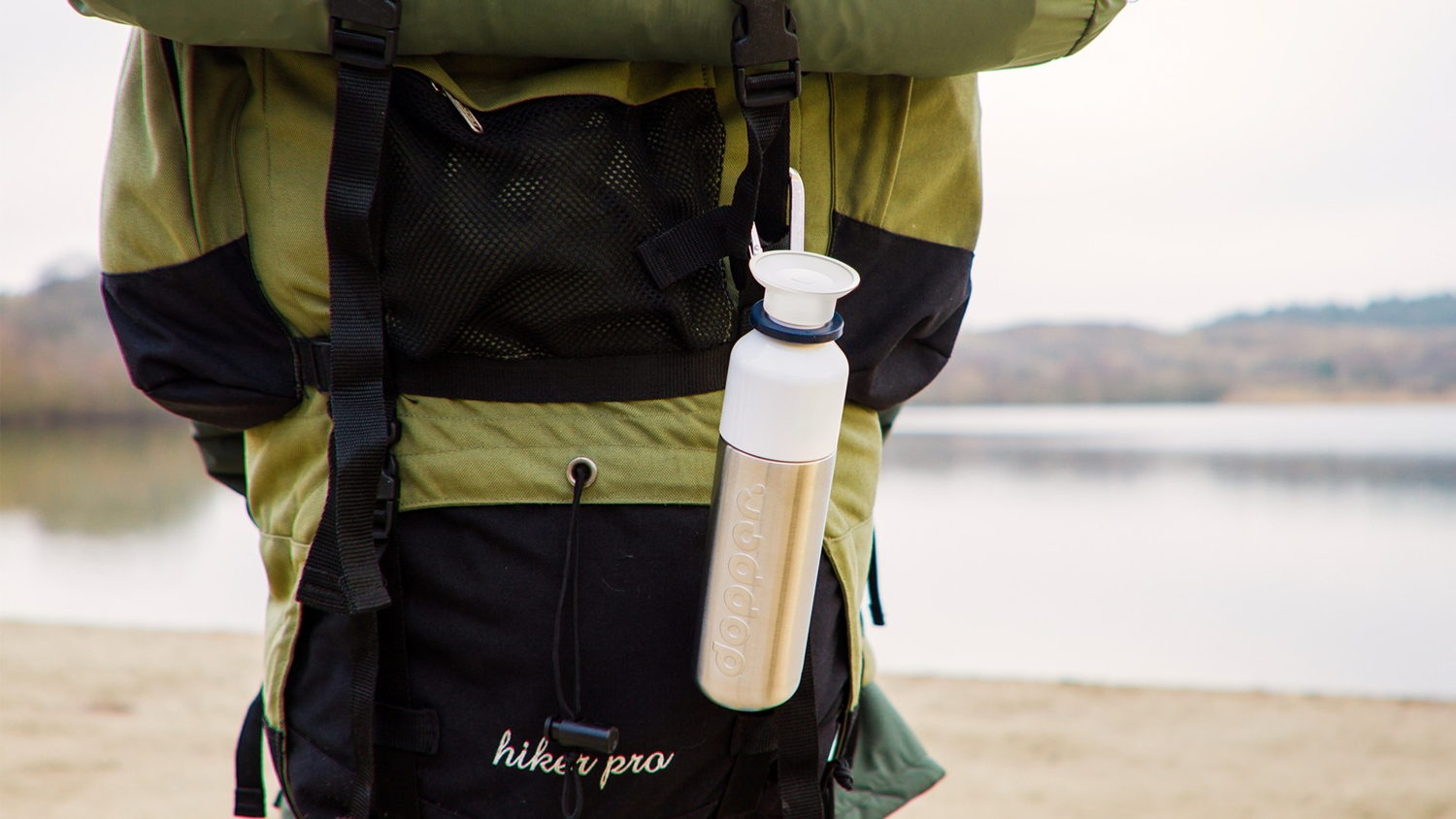 7214_Dopper_Insulated_Silver_350ml_Lifestyle_Outdoor_05_1920x1080