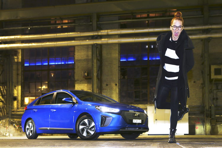 Stefanie Heinzmann / Hyundai IONIQ Hybrid