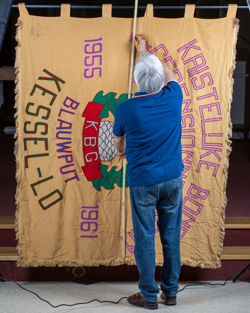 Vrijwilligers brachten alle erfgoedobjecten in de Leuvense kerk gedetailleerd in kaart. Alle voorwerpen werden beschreven, opgemeten en gefotografeerd. Foto: Jacques Willems Vrijwilligers brachten alle erfgoedobjecten in de Leuvense kerk gedetailleerd in kaart. Alle voorwerpen werden beschreven, opgemeten en gefotografeerd. Foto: Jacques Willems