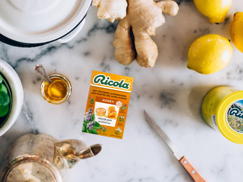 Maak je eigen Honing thee met Ricola bonbons