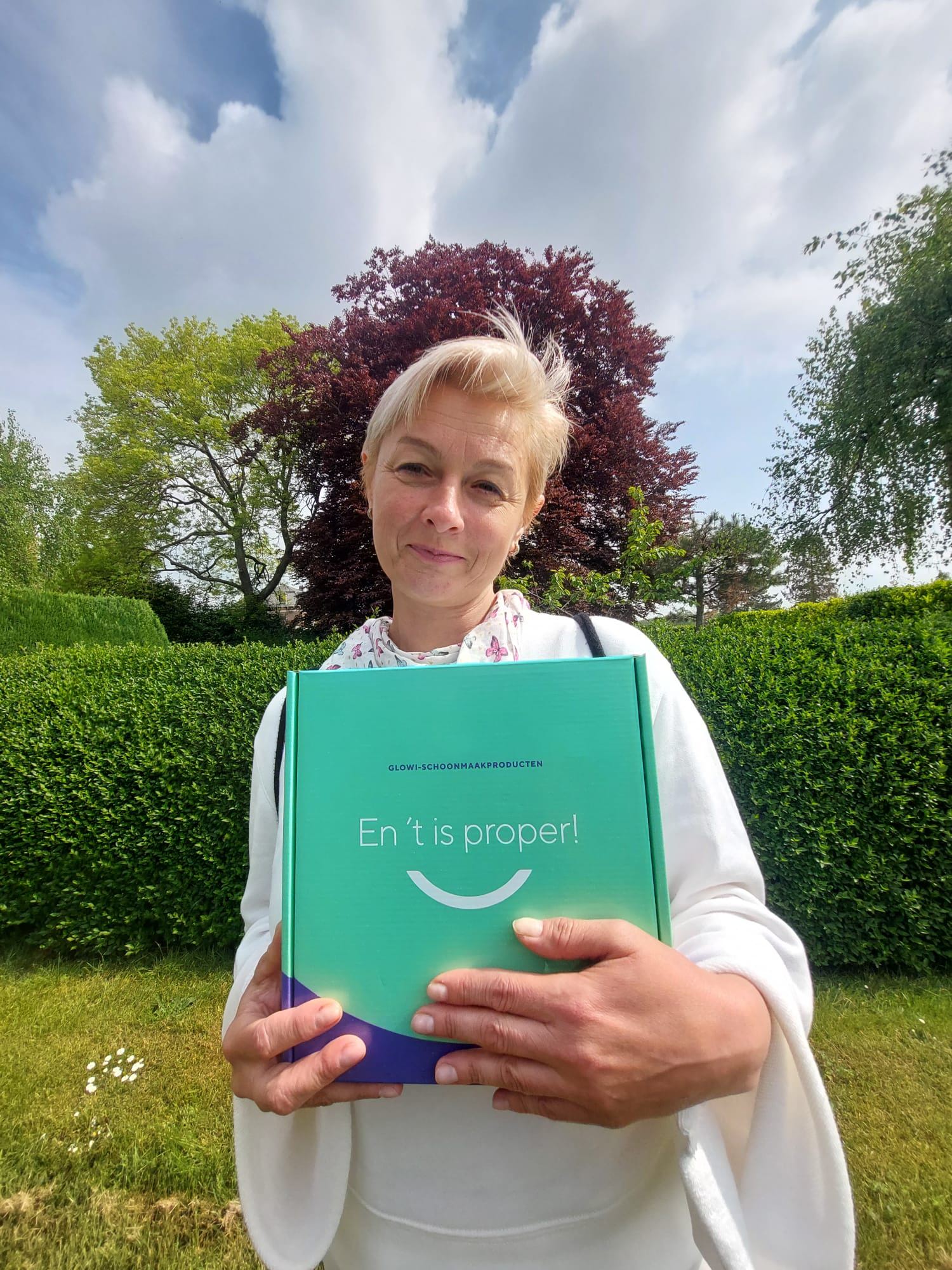 Oekraïense Irina is sinds kort aan de slag bij het Poetsbureau - part of Glowi. Oekraïense Irina is sinds kort aan de slag bij het Poetsbureau - part of Glowi.