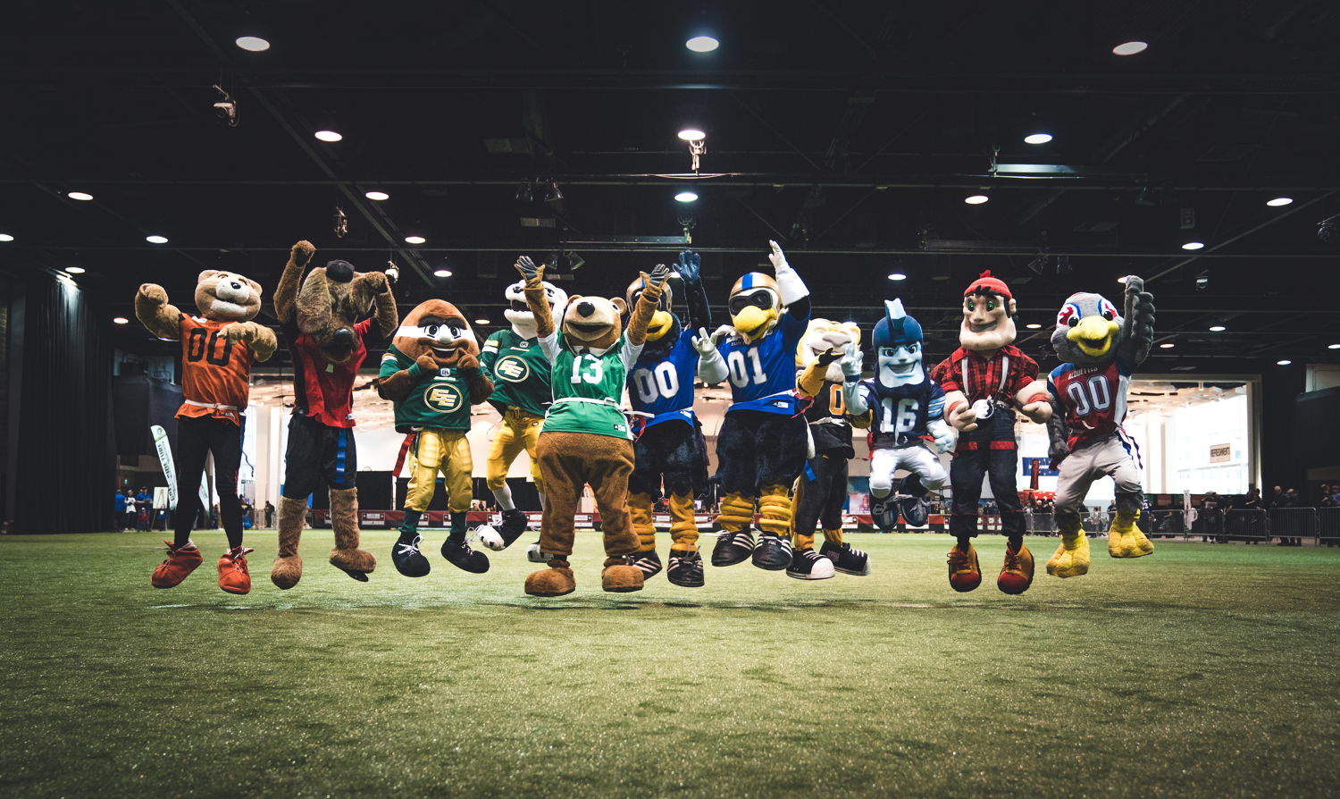 Les mascottes de toutes les équipes de la LCF ont participé à la semaine de la LCF L'Équipeur. Photo : Johany Jutras/LCF.ca