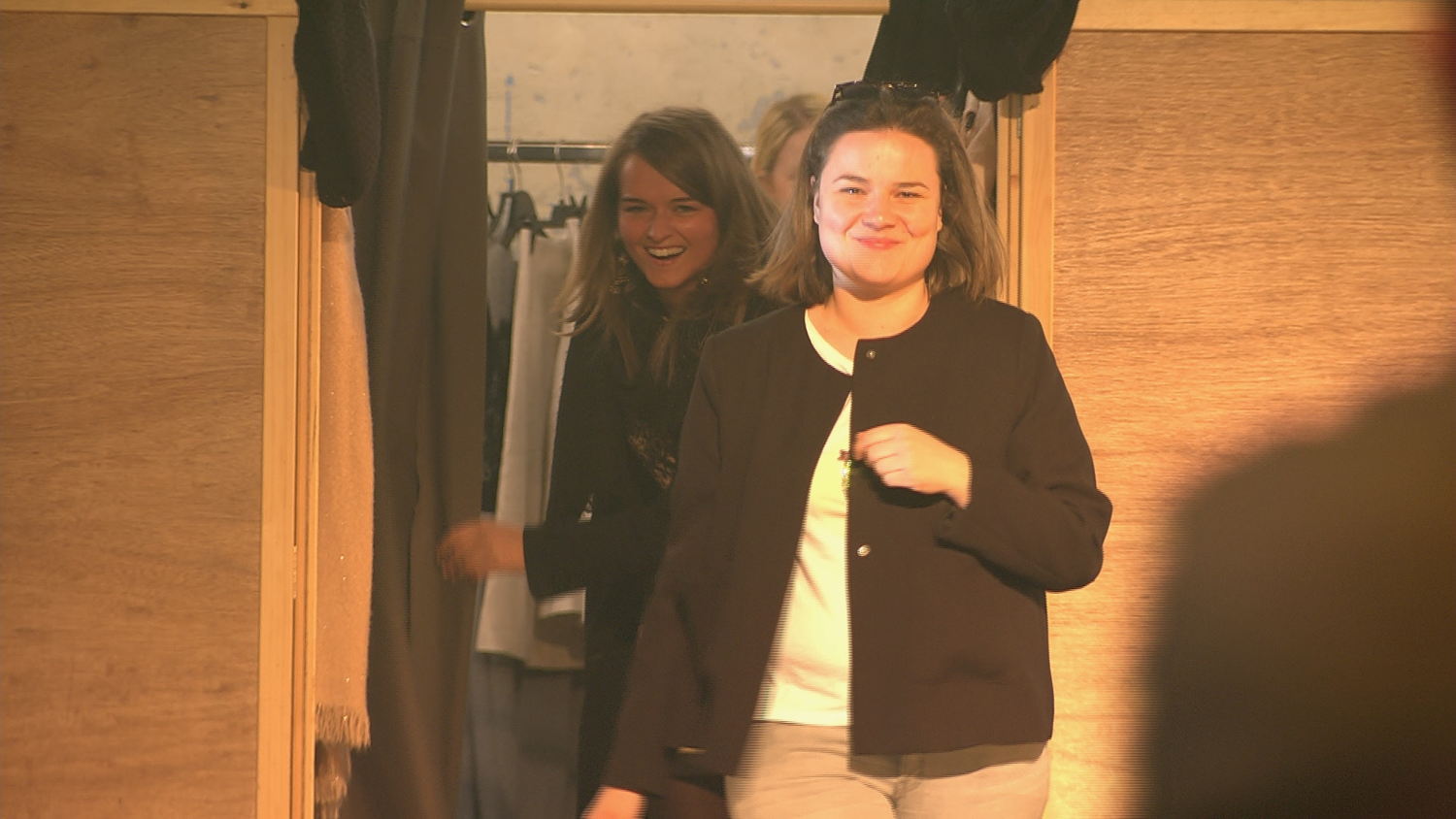 1. Verrassing in het pashokje
Sorry voor alles (c) VRT