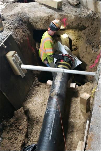New 12-inch water main being installed at Sixth Avenue and Smithfield Street New 12-inch water main being installed at Sixth Avenue and Smithfield Street