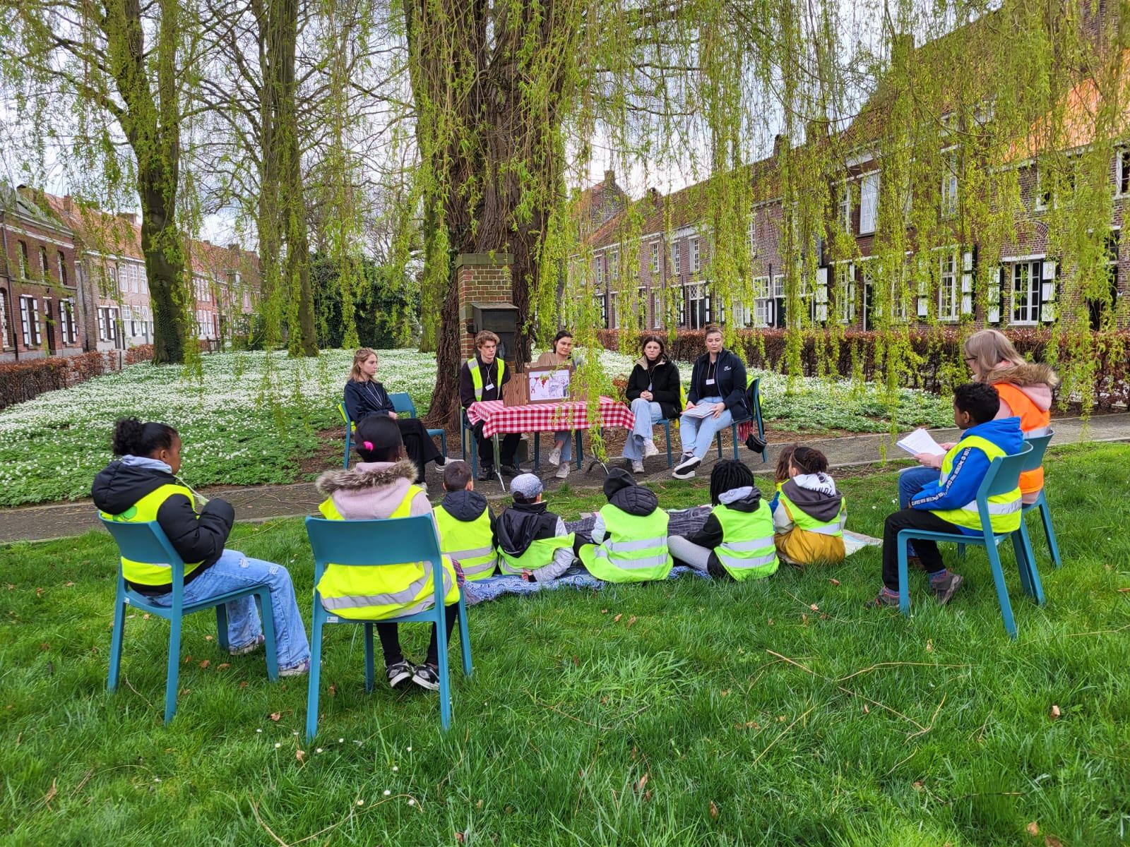 Thomas More-studenten toveren Turnhout om tot literair leerparadijs