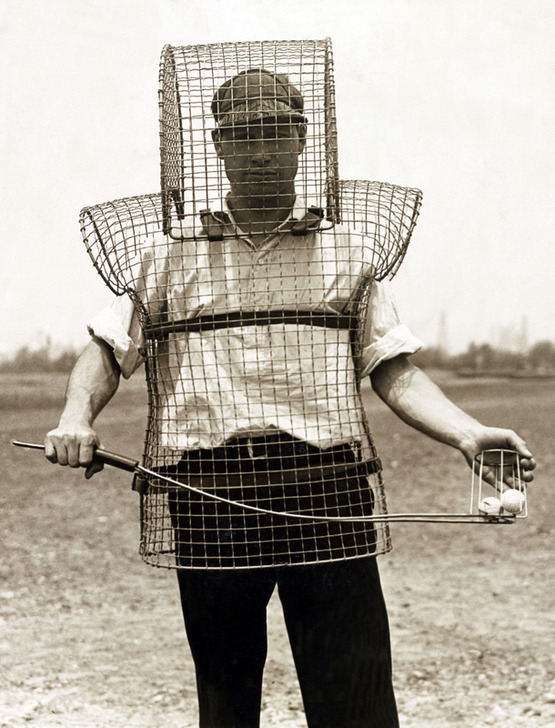 Golf Caddy Armor, Safety Device, 1920. AKG5467559 ©akg-images / Science Source Golf Caddy Armor, Safety Device, 1920. AKG5467559 ©akg-images / Science Source