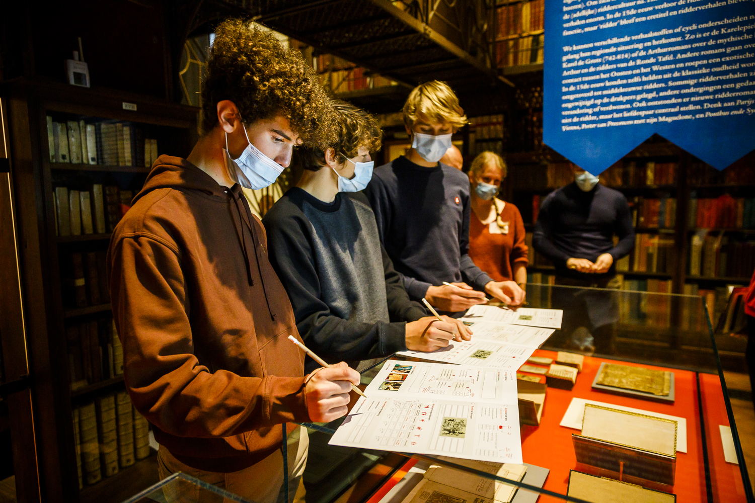 Workshop Heldenflix in de Erfgoedbibliotheek Hendrik Conscience | Foto door Victoriano Moreno