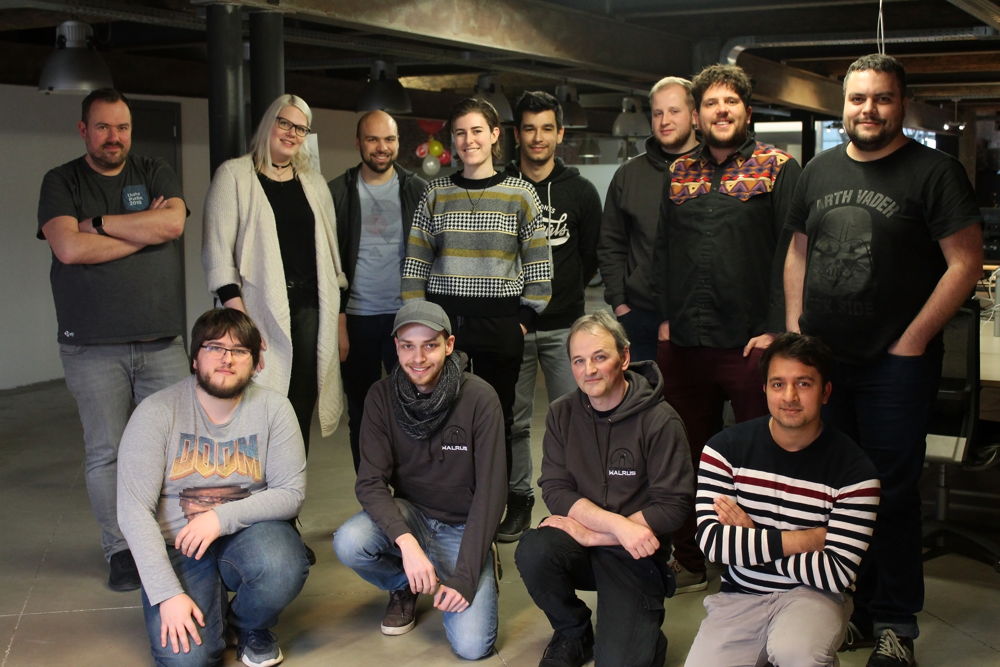 Cybernetic Walrus team, avec cofondateur Mike Coeck (extrêmement gauche)
