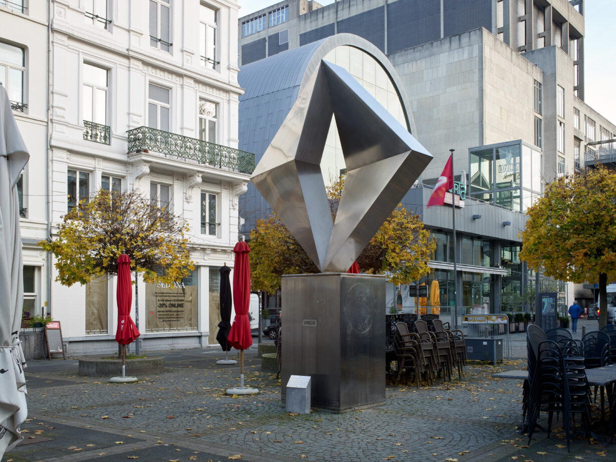 Herdenkingsmonument voor de V-bommen verhuist naar Rooseveltplaats