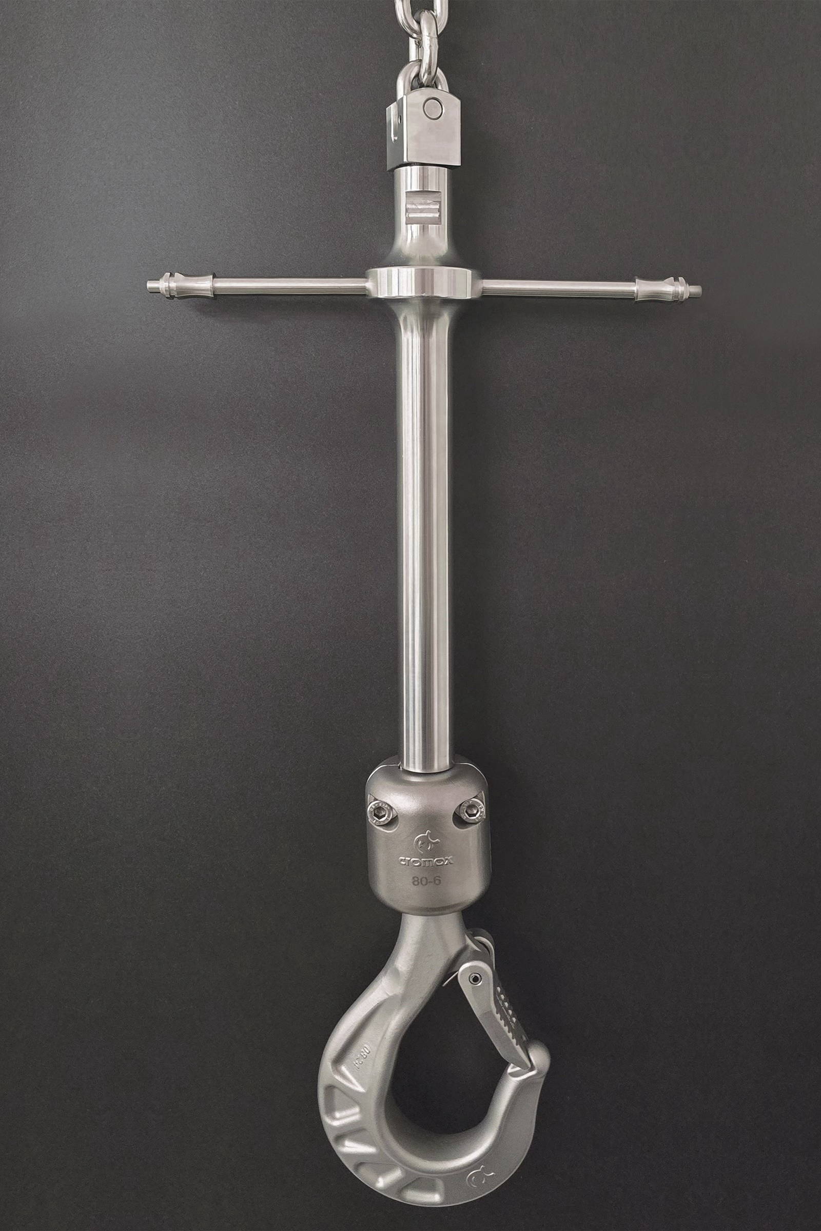 Two 1.55t capacity cromox stainless steel turnbuckles are available. Two 1.55t capacity cromox stainless steel turnbuckles are available.