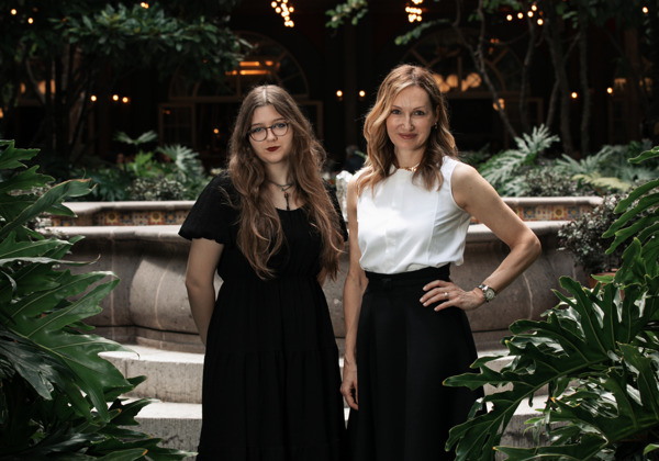 Preview: Four Seasons Mexico City promotes artistic talent by collaborating with Dahlia SL founded by Dahlia and Belinda Labatte, important gallerists of the emerging art scene