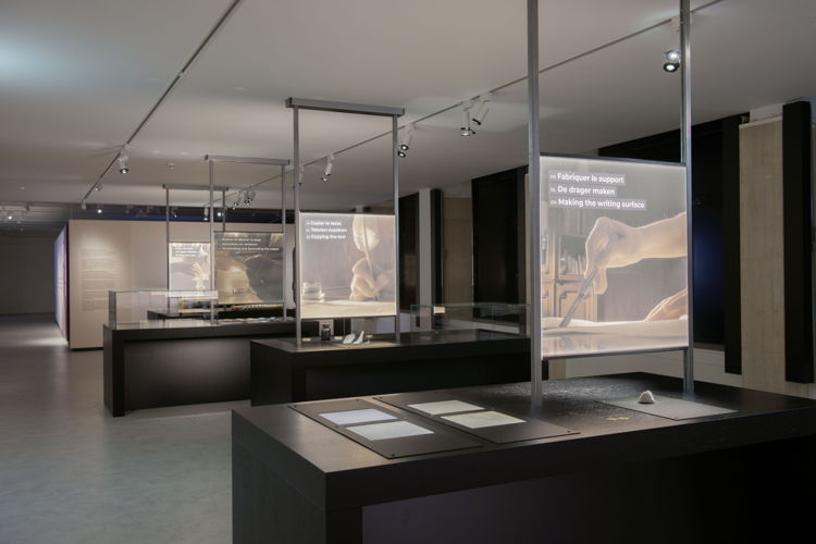 Zaalzicht eerste verdieping KBR museum: De vervaardiging van een handschrift Ⓒ KBR