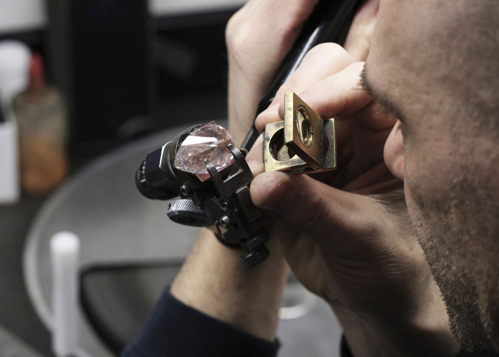 Diamantbewerking, broodcultuur en het gebruik van braille officieel erkend als immaterieel erfgoed  