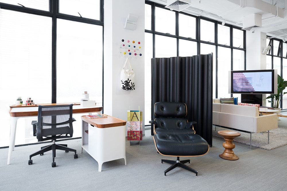 Airia Desk
