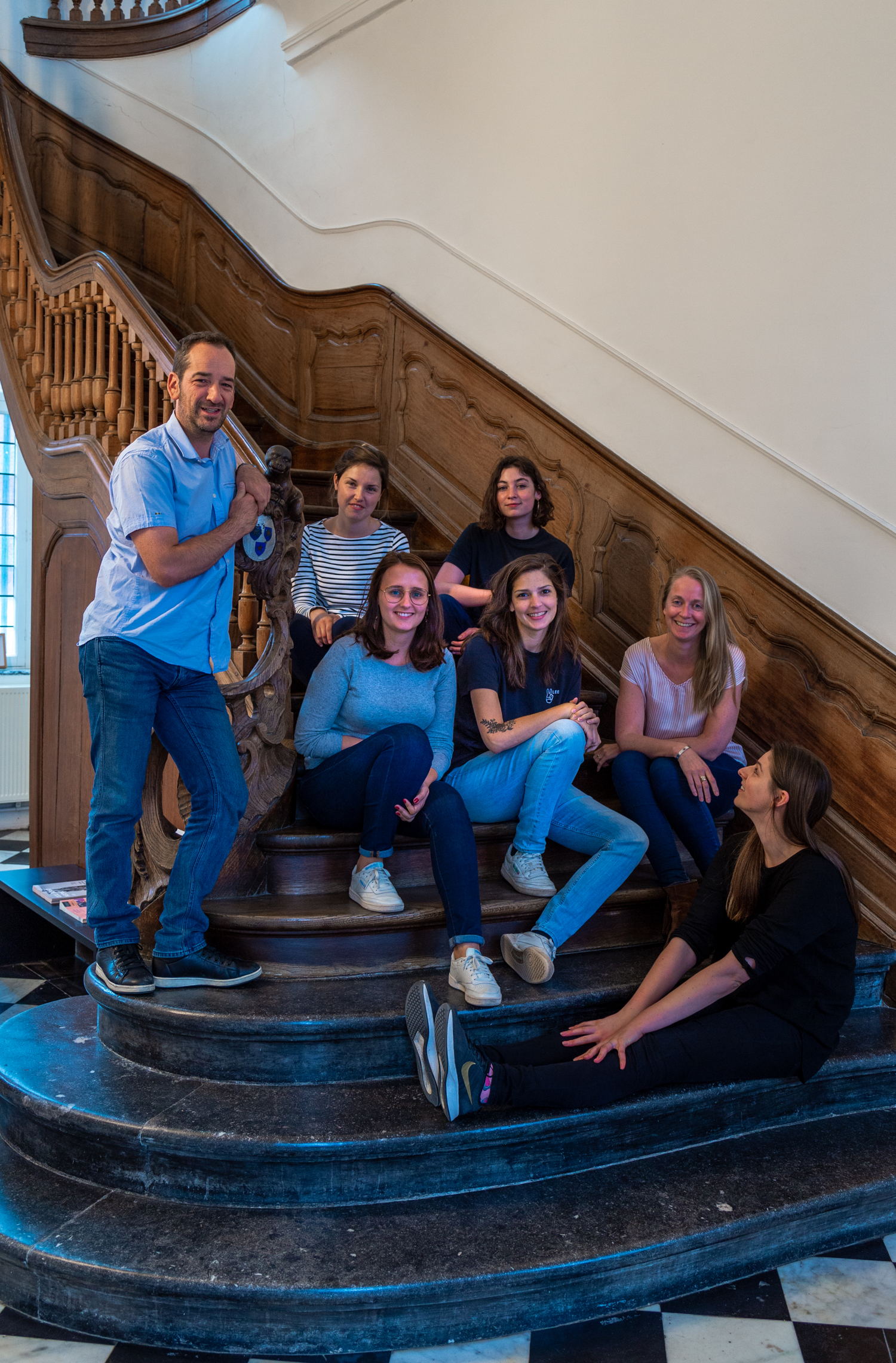 Van linksboven naar onder: Steven Robeyns, Klaartje Vanmulders,  Zoé De Priester, Laura Destryker, Olivia Naudts, Catherine De Block  en Yana Gestels