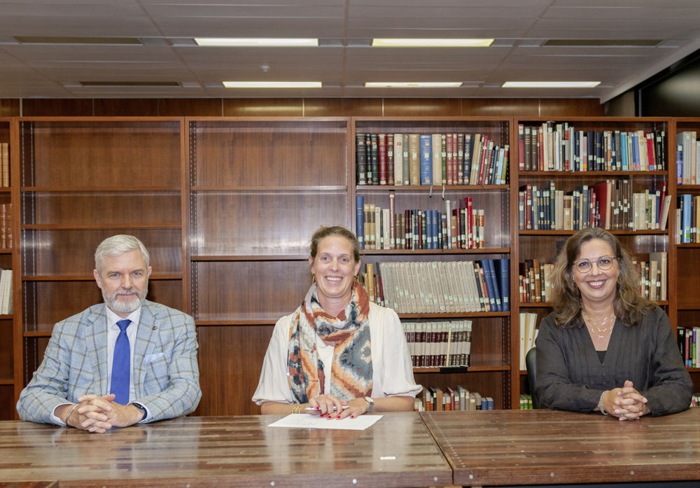 Dennis Cluydts (Directeur général EhB), Sara Lammens (Directeur général KBR),  Olivia Wahnon de Oliveira (Directrice CrB)