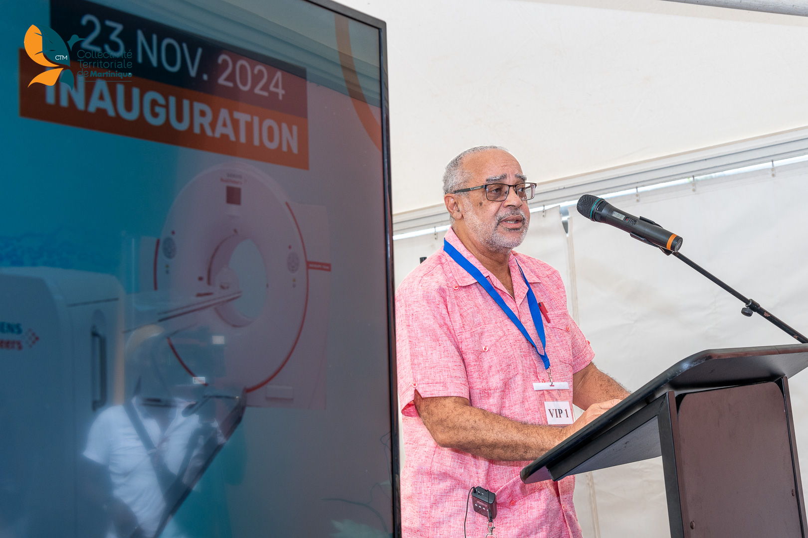 Dr Didacus Jules, directeur général de l'OECO, prononce un discours lors de l'inauguration du cyclotron. Crédit photo : Caribbean Media Partners