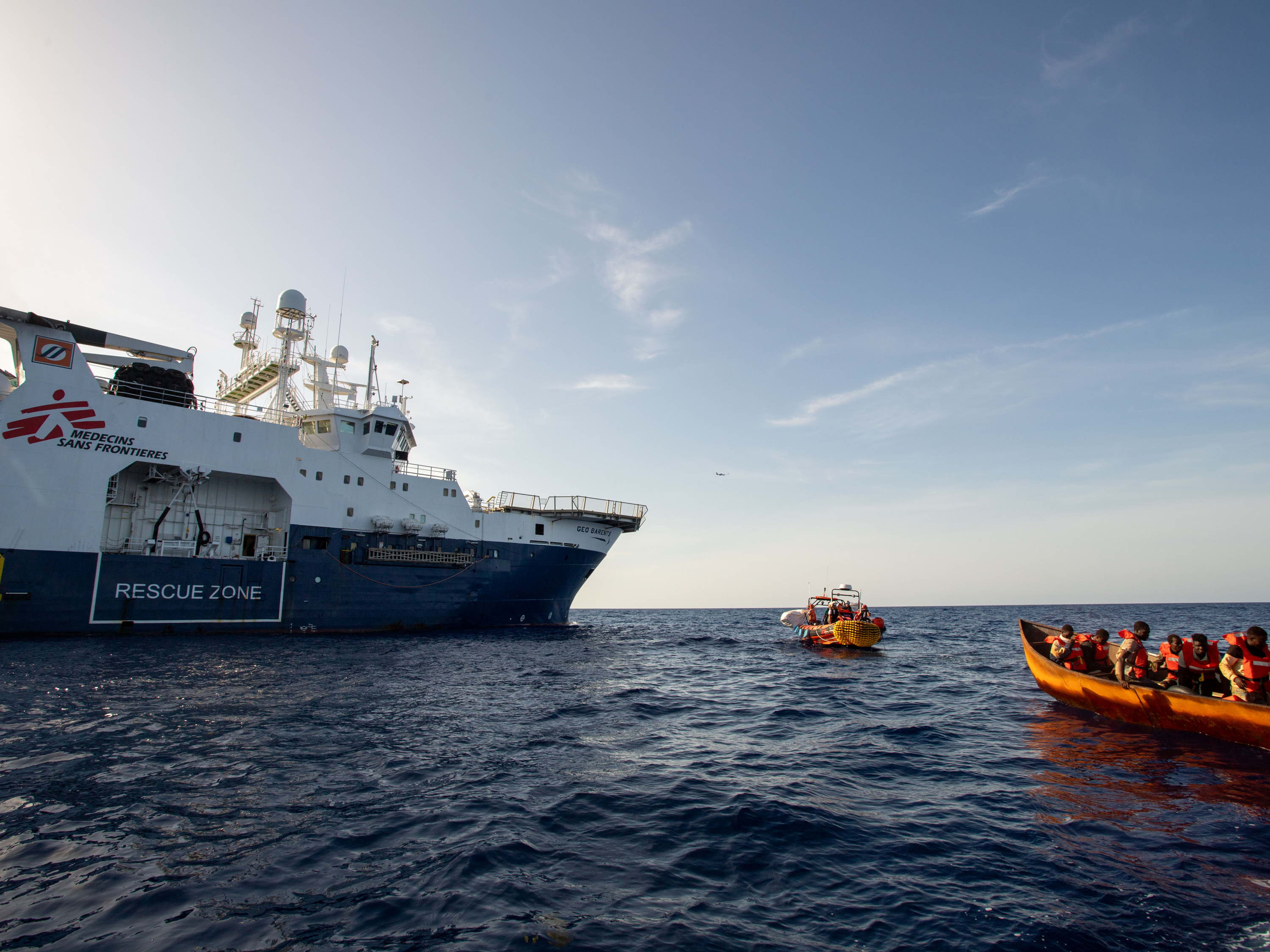 El Geo Barents deja las operaciones de salvamento en el Mediterráneo a causa de leyes y políticas italianas sin sentido