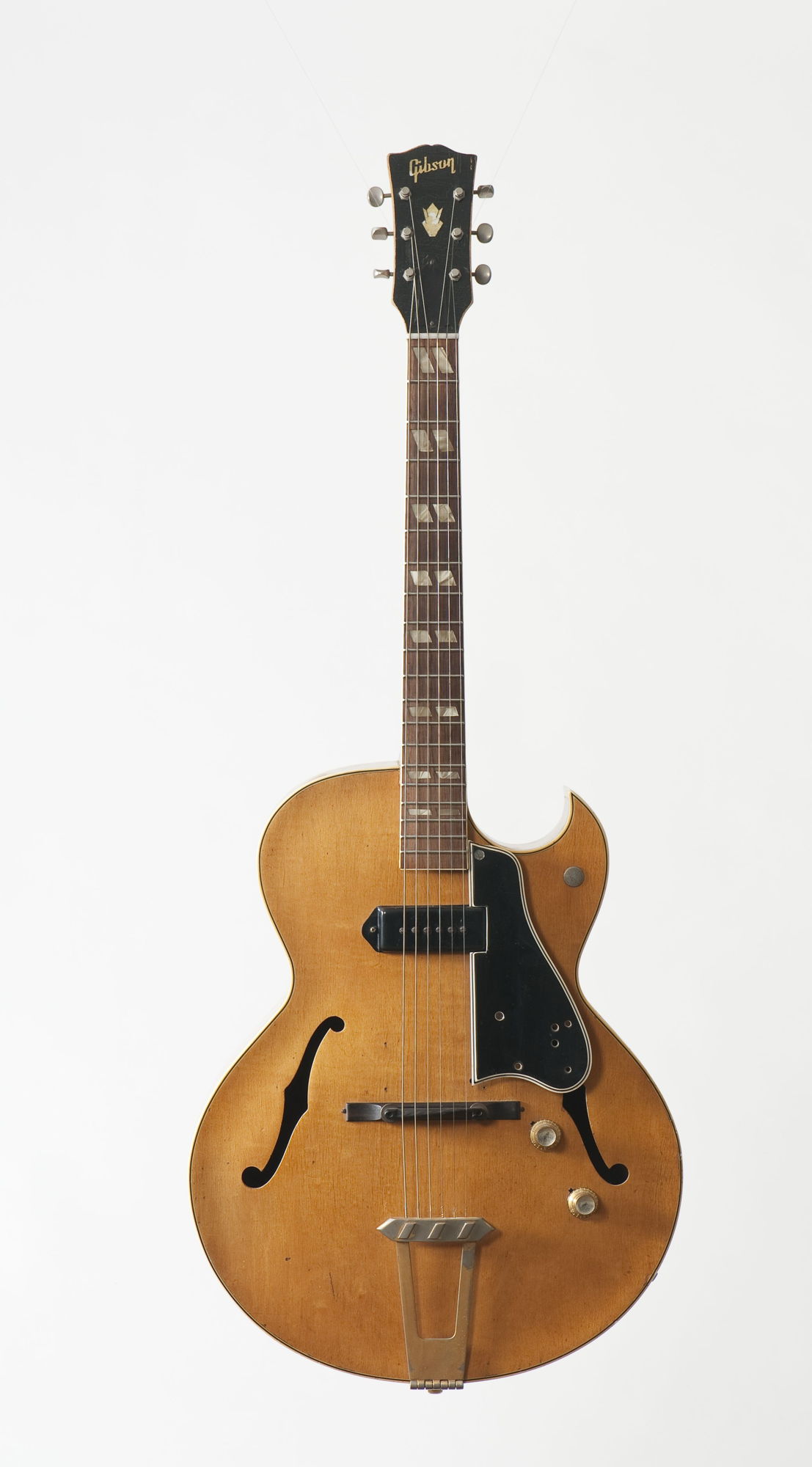 Guitare Gibson, modèle ES-175 © MIM