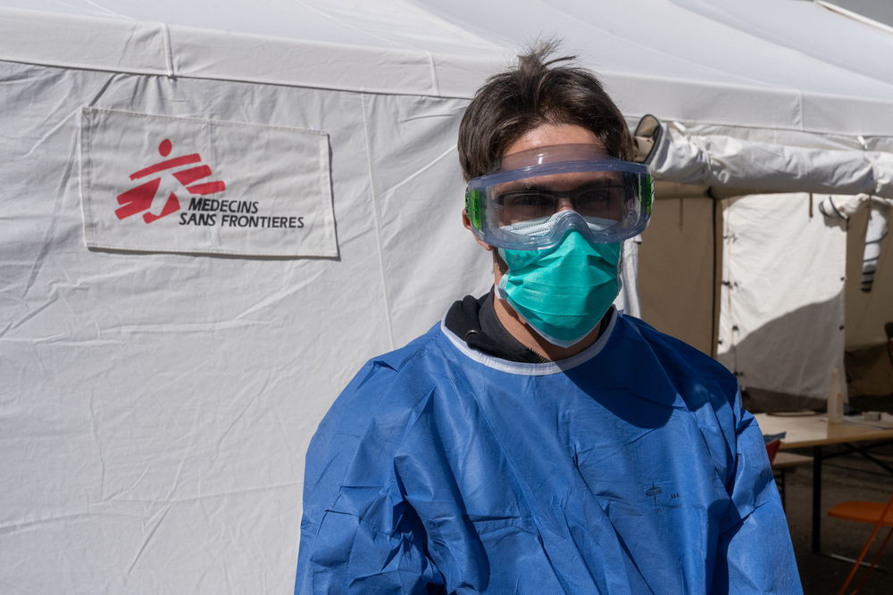 David Reubens, infirmier, soutient les activités de triage Covid-19 dirigées par MSF au hub humanitaire de Bruxelles.
© Joffrey Monnier / MSF