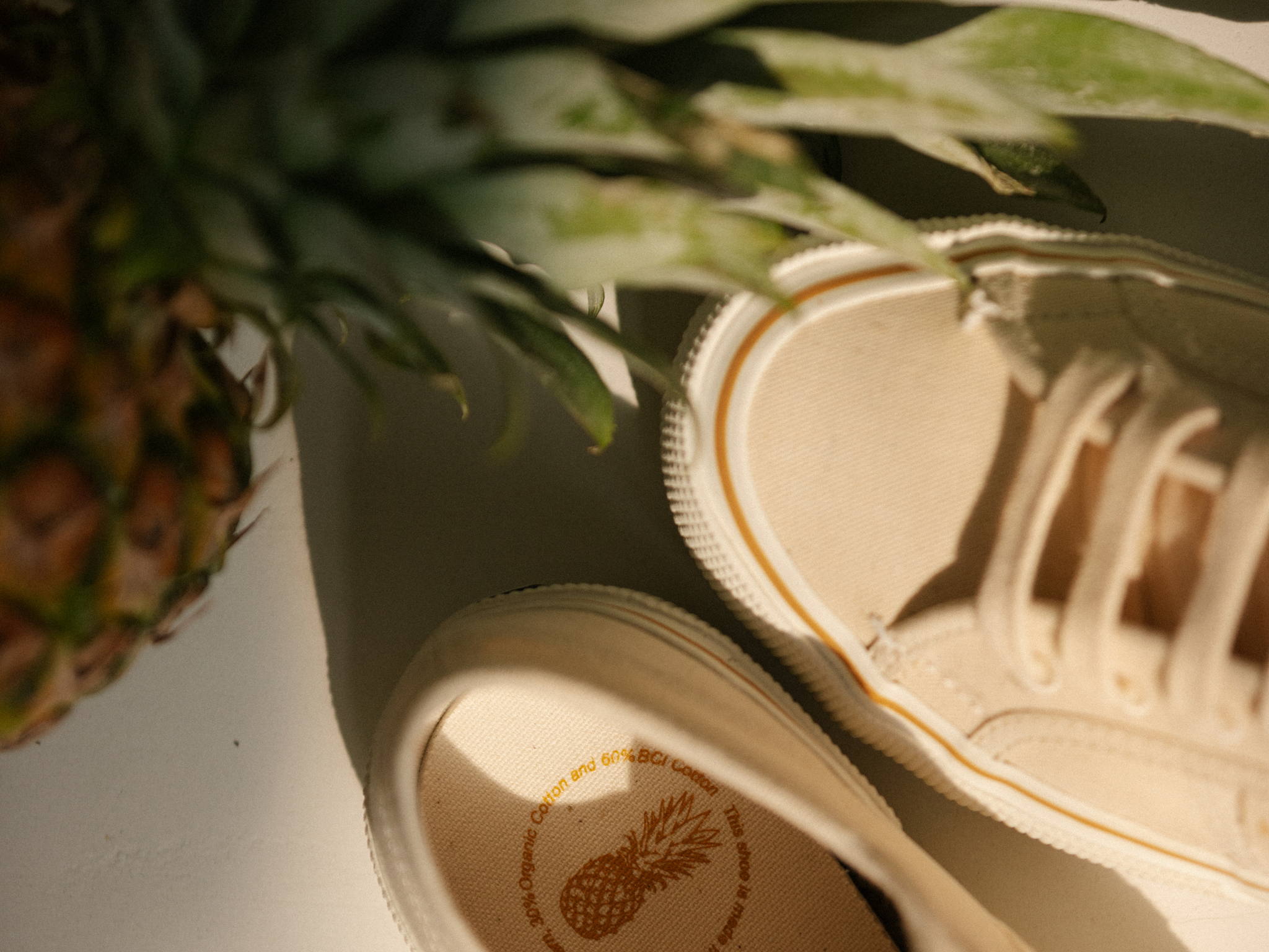 Superga lanceert vegan sneakercollectie geïnspireerd op fruit en macramé
